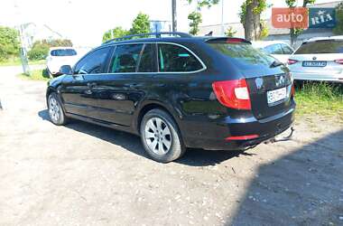 Універсал Skoda Superb 2012 в 