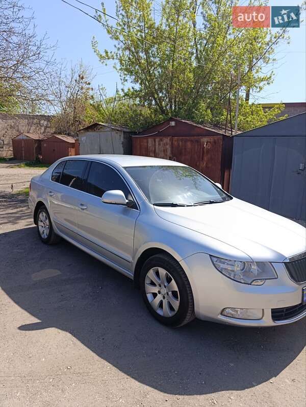 Лифтбек Skoda Superb 2011 в Кривом Роге