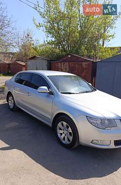 Ліфтбек Skoda Superb 2011 в 