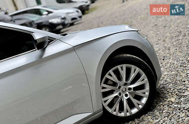 Лифтбек Skoda Superb 2022 в 