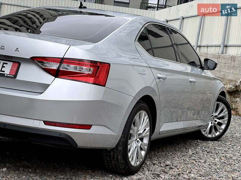 Ліфтбек Skoda Superb 2022 в Ужгороді