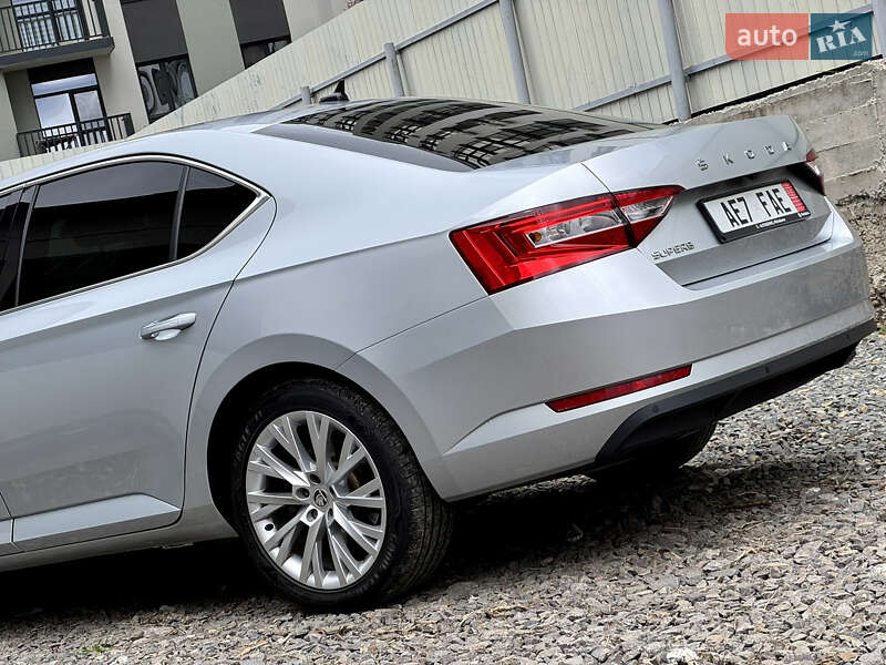 Ліфтбек Skoda Superb 2022 в Ужгороді