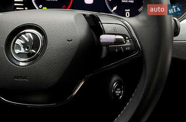 Лифтбек Skoda Superb 2022 в 