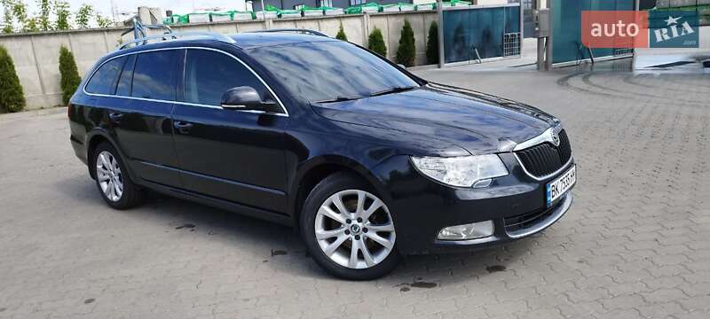 Универсал Skoda Superb 2011 в Сарнах