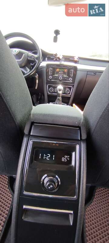 Универсал Skoda Superb 2011 в Сарнах