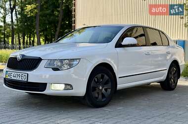 Лифтбек Skoda Superb 2013 в Днепре