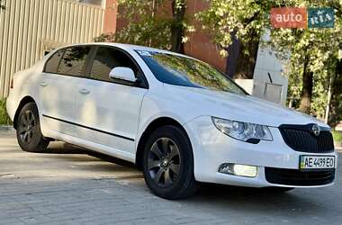 Лифтбек Skoda Superb 2013 в 