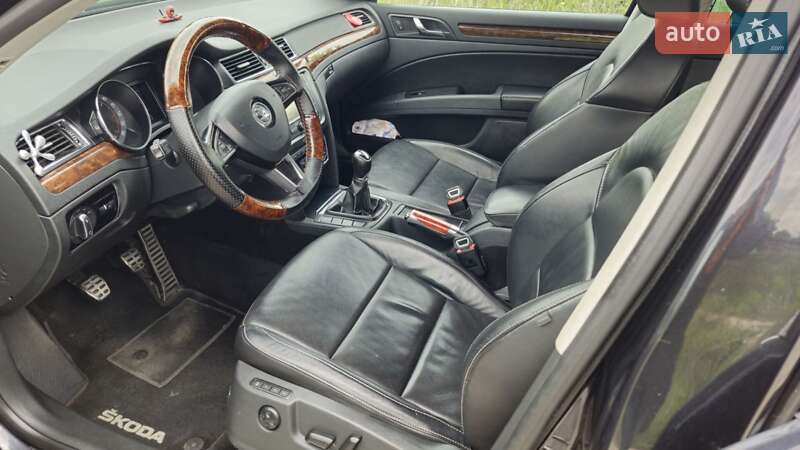 Универсал Skoda Superb 2013 в Киеве
