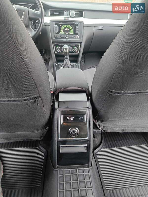 Универсал Skoda Superb 2011 в Николаеве