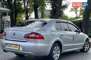 Лифтбек Skoda Superb 2012 в 