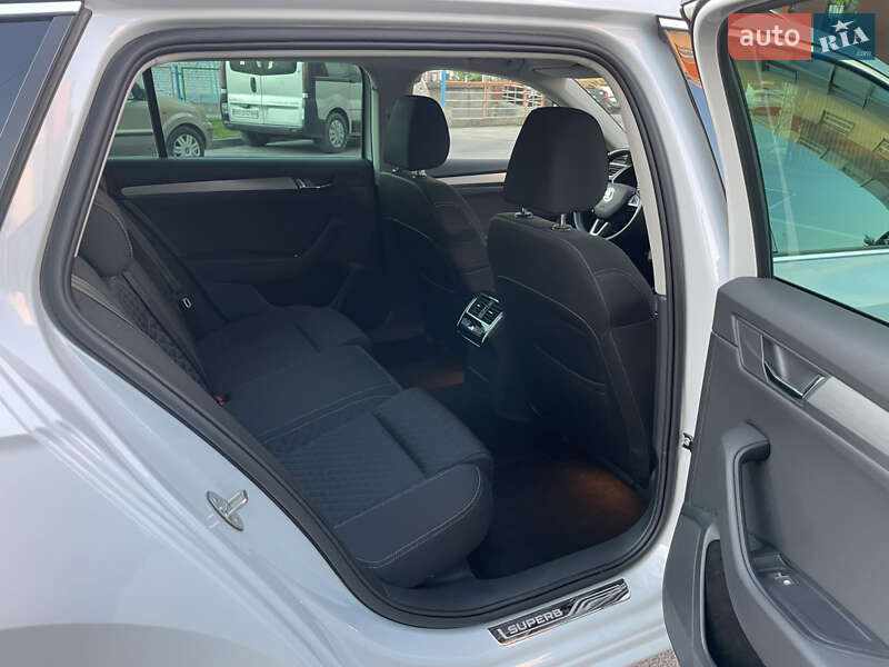 Універсал Skoda Superb 2019 в Тернополі