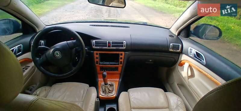 Лифтбек Skoda Superb 2003 в Турке