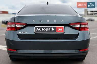 Лифтбек Skoda Superb 2019 в 