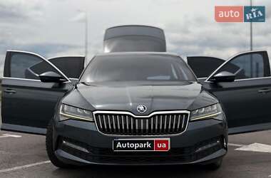 Лифтбек Skoda Superb 2019 в 