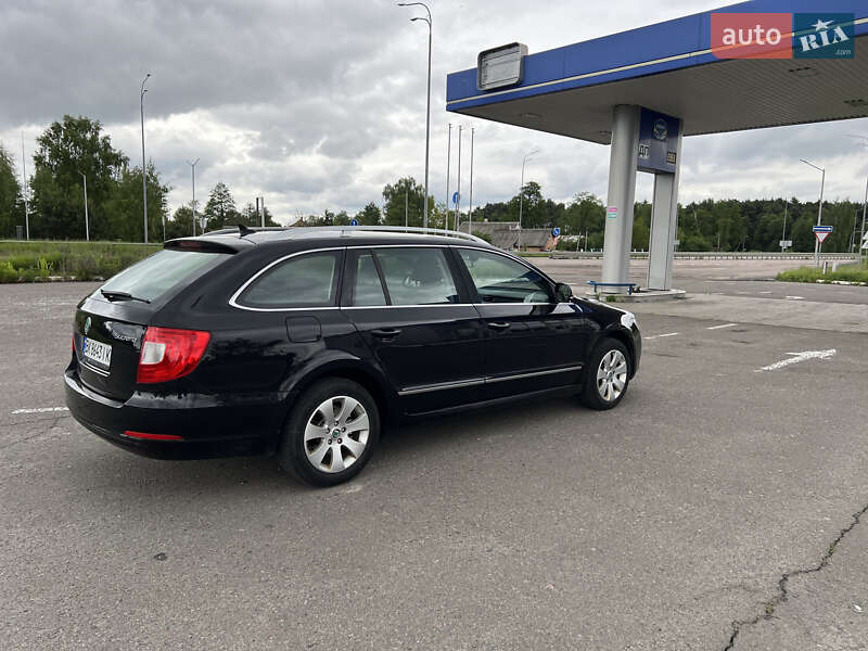 Универсал Skoda Superb 2012 в Бродах