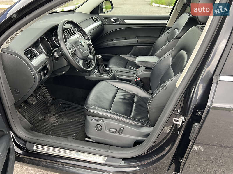 Универсал Skoda Superb 2012 в Бродах