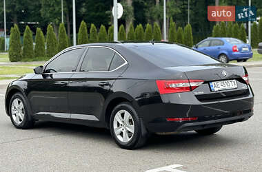 Ліфтбек Skoda Superb 2016 в 