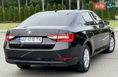 Ліфтбек Skoda Superb 2016 в 