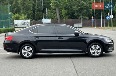 Ліфтбек Skoda Superb 2016 в 