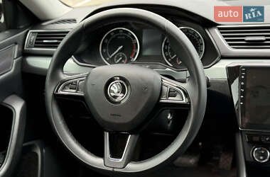 Ліфтбек Skoda Superb 2016 в 