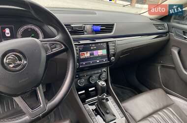 Лифтбек Skoda Superb 2016 в 