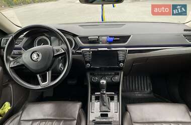 Лифтбек Skoda Superb 2016 в 