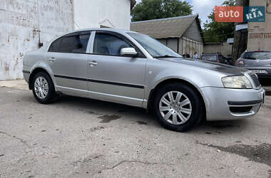 Лифтбек Skoda Superb 2005 в 