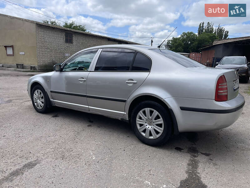 Skoda Superb 2005