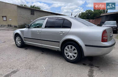 Лифтбек Skoda Superb 2005 в 