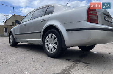 Лифтбек Skoda Superb 2005 в 