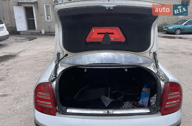Лифтбек Skoda Superb 2005 в 