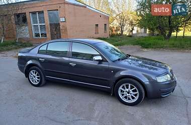 Лифтбек Skoda Superb 2003 в 