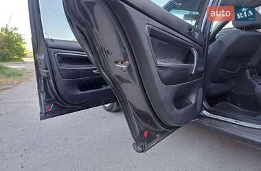 Лифтбек Skoda Superb 2003 в 