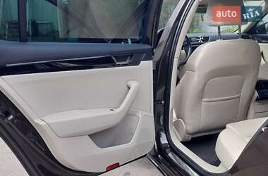 Лифтбек Skoda Superb 2016 в 