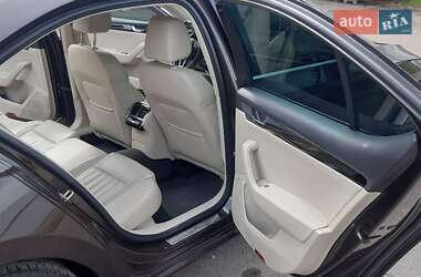 Лифтбек Skoda Superb 2016 в 