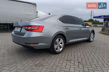 Лифтбек Skoda Superb 2019 в 