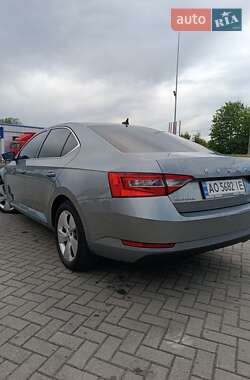 Лифтбек Skoda Superb 2019 в 