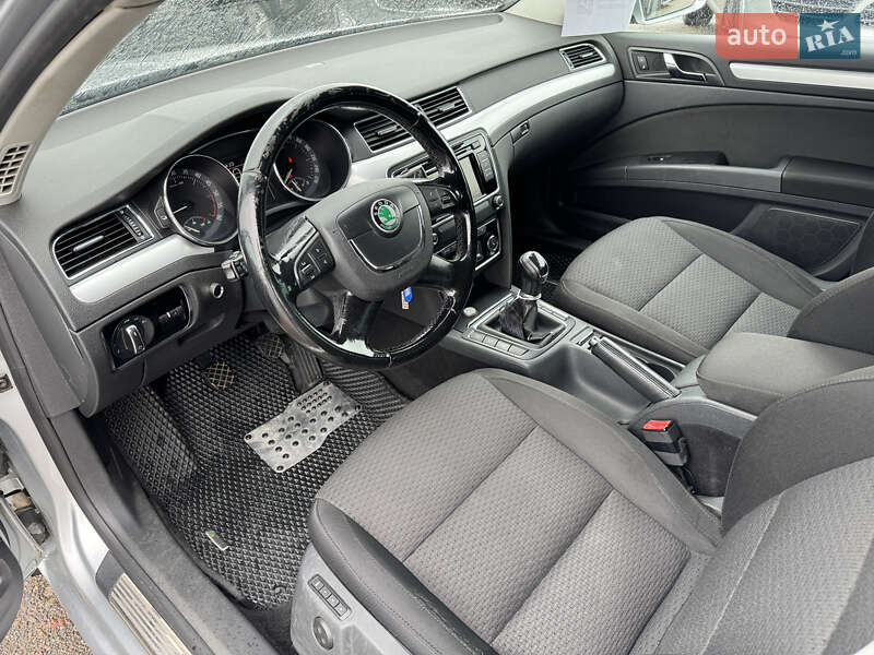 Універсал Skoda Superb 2011 в Києві