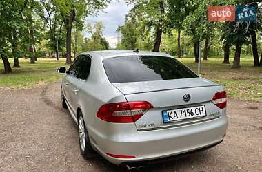 Лифтбек Skoda Superb 2013 в 