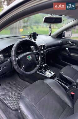 Лифтбек Skoda Superb 2003 в 