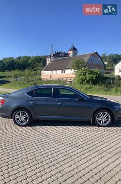 Лифтбек Skoda Superb 2021 в 