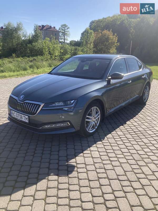 Лифтбек Skoda Superb 2021 в 