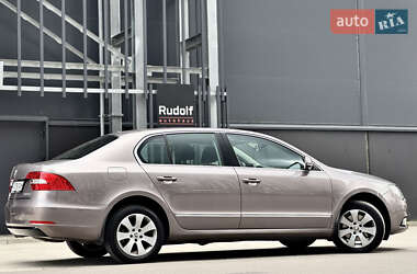 Лифтбек Skoda Superb 2014 в 