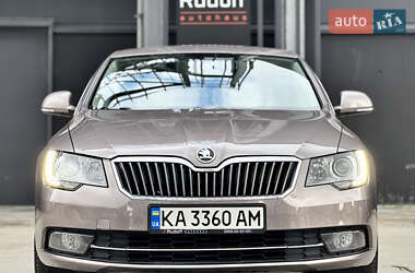 Лифтбек Skoda Superb 2014 в 