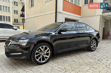 Лифтбек Skoda Superb 2019 в 