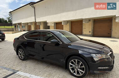 Лифтбек Skoda Superb 2019 в 
