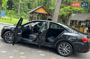 Ліфтбек Skoda Superb 2021 в 