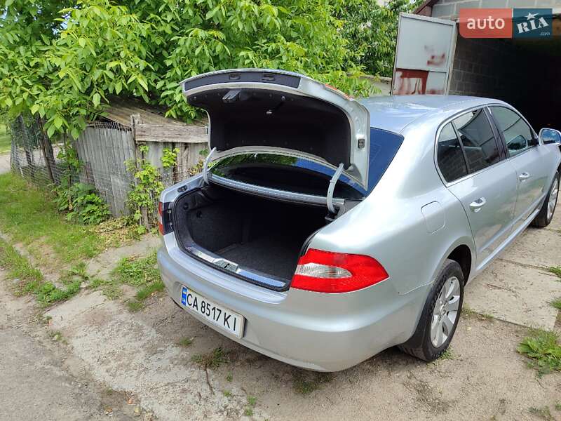 Лифтбек Skoda Superb 2012 в Каневе