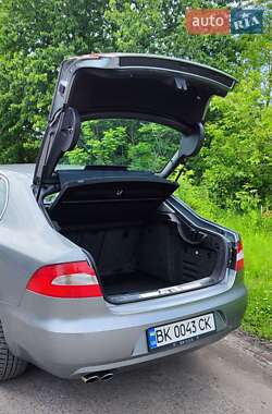 Лифтбек Skoda Superb 2011 в 