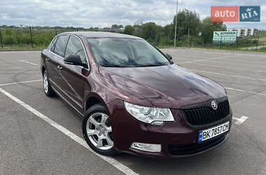 Ліфтбек Skoda Superb 2010 в 